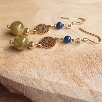 Boucles d'oreilles en apatite bleue et serpentine bijoux pierres naturelles lithothérapie