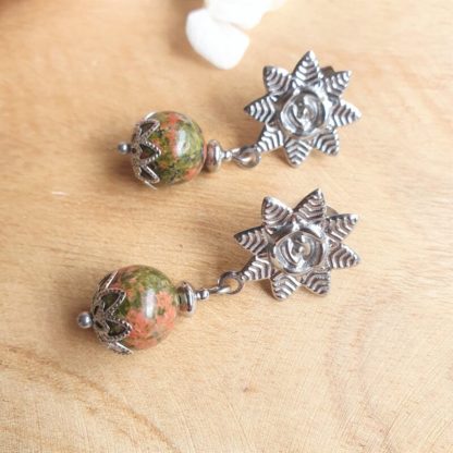 Boucles d'oreilles en épidote unakite lithothérapie pierres naturelles bijoux