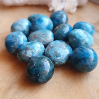 Apatite bleue pierres naturelles lithothérapie