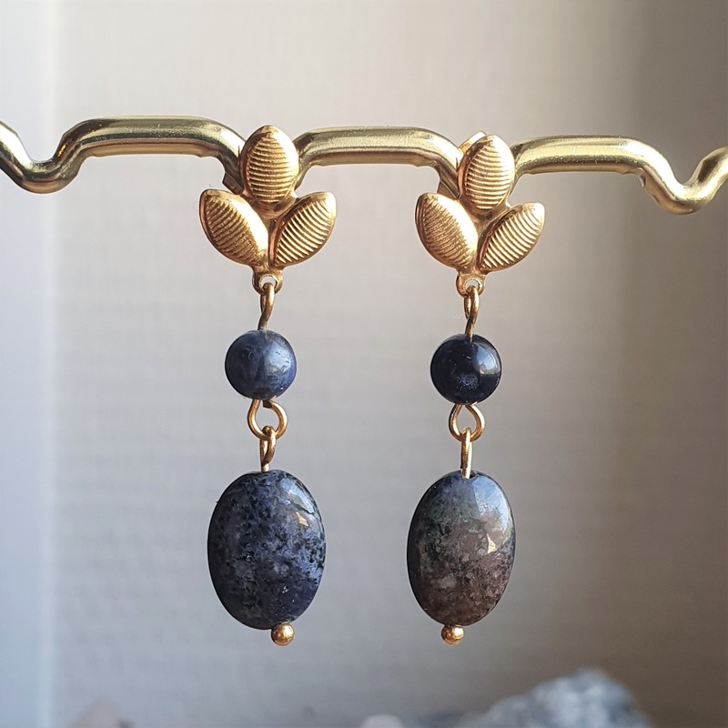 Boucles d'oreilles en sodalite bijoux lithothérapie pierres naturelles minéraux