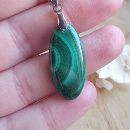 Pendentif en malachite bijoux pierres naturelles lithothérapie minéraux cristaux artisanat