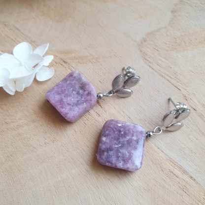 Boucles d'oreilles en lépidolite lithothérapie pierres naturelles minéraux bijoux artisanat de France