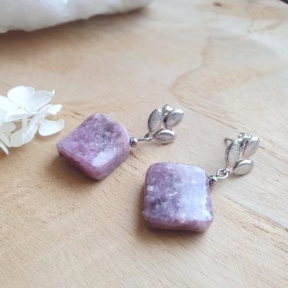 Boucles d'oreilles en lépidolite lithothérapie pierres naturelles minéraux bijoux artisanat de France