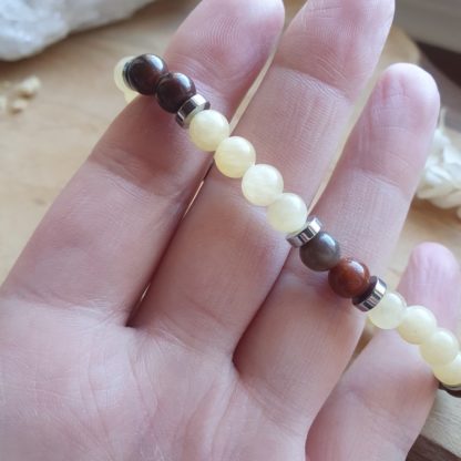 bracelet en calcite et bois fossile bijoux pierres naturelles lithothérapie artisanat français