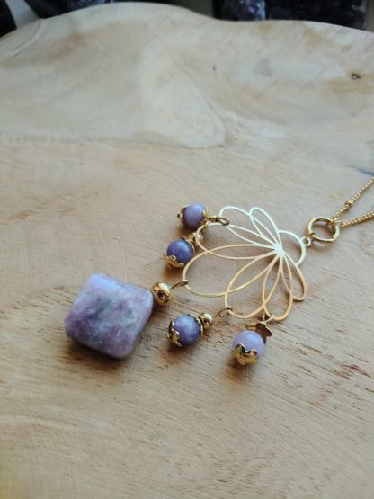 Collier en lépidolite lithothérapie bijoux en pierres naturelles