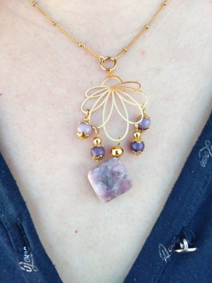 Collier en lépidolite lithothérapie bijoux en pierres naturelles