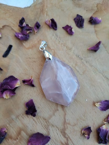 Pendentif quartz rose lithothérapie pierres naturelles