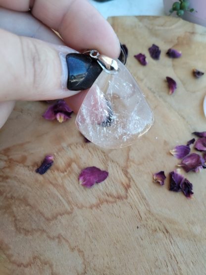 Pendentif cristal de roche lithothérapie pierres naturelles