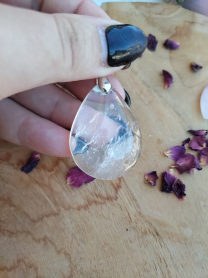 Pendentif cristal de roche lithothérapie pierres naturelles