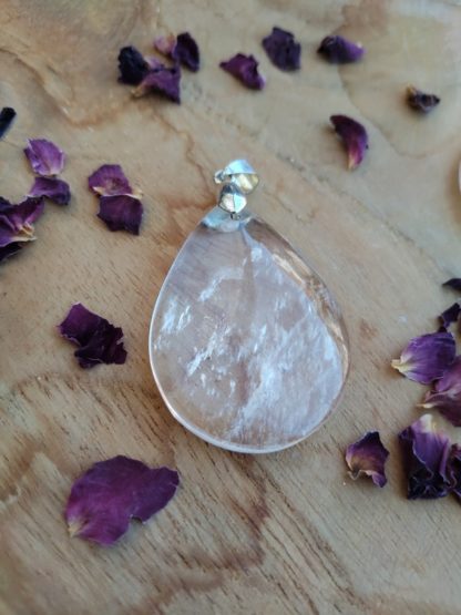 Pendentif cristal de roche lithothérapie pierres naturelles