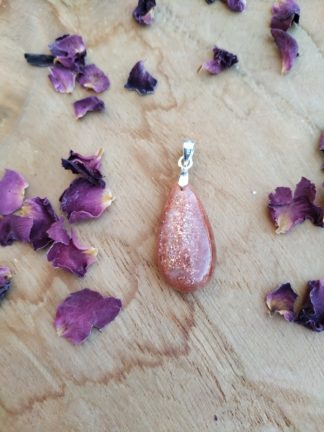 Pendentif pierre de soleil lithothérapie pierres naturelles