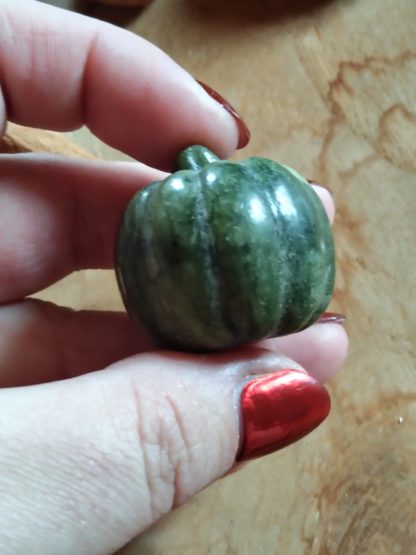 Citrouille verte en stéatite – Image 2