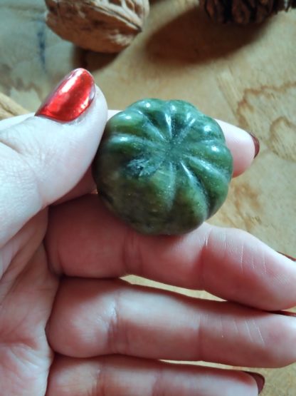 Citrouille verte en stéatite – Image 4